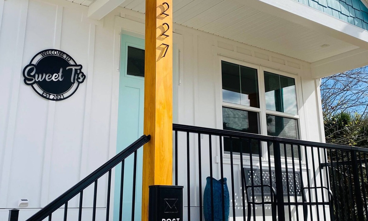 Lincolnville Cottage | Cottage in Historic Downtown St. Augustine. A close walk to everything!
