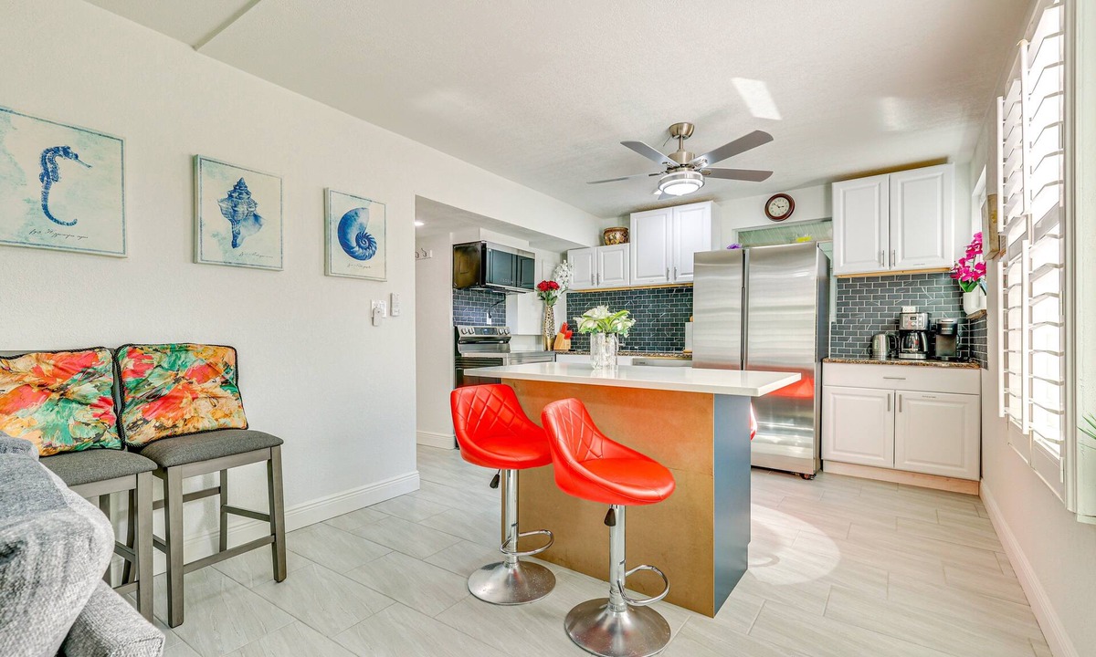 Clearwater Beach Cottage | Cottage on the beach! 30 second walk away! Heated pool on the property!