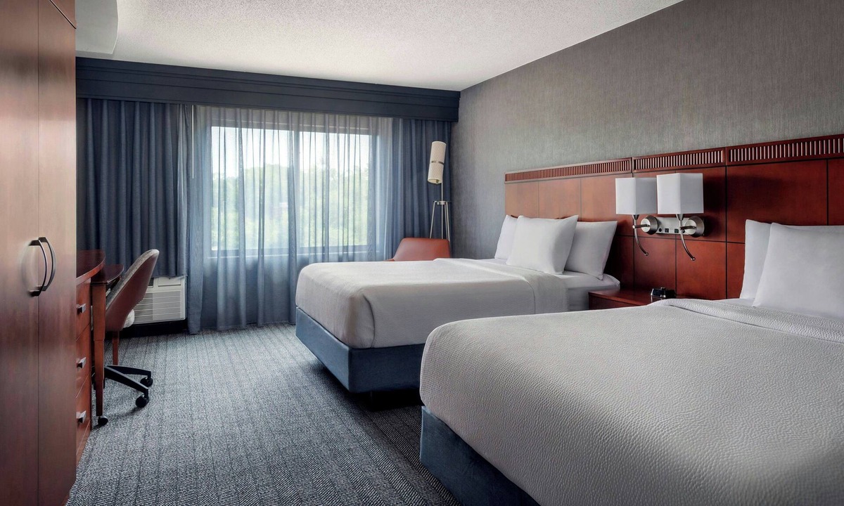 Paramus Hotel | Courtyard by Marriott Paramus