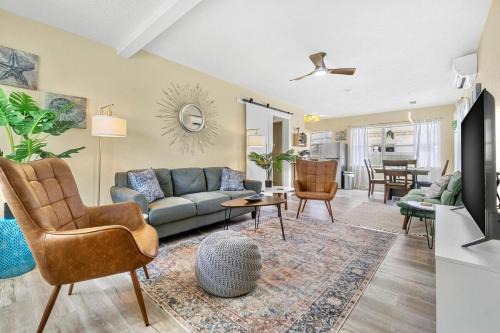 St. Pete Beach Apartment | Covare #5 - Walk to St Pete Beach & Restaurants!