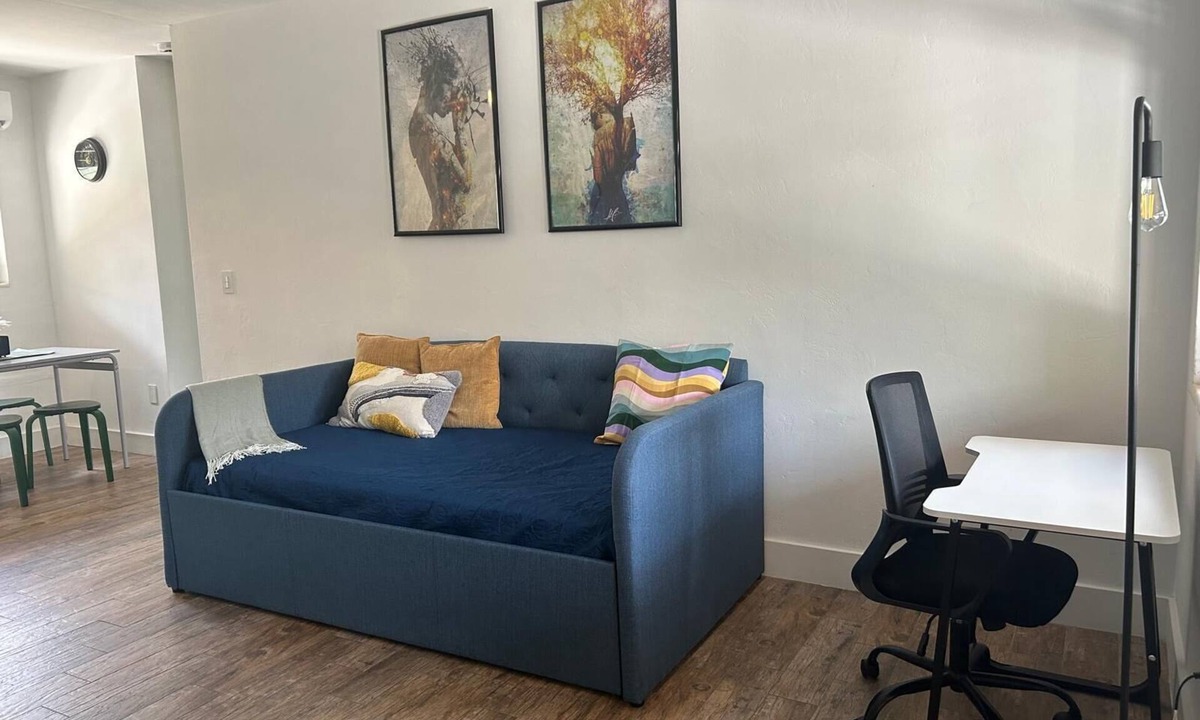 The Roads Apartment | Cozy 1-bedroom apartment in pleasant Miami with AC