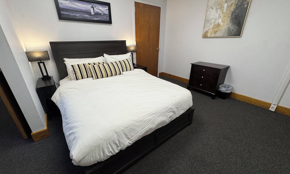 West Babylon Apartment | Cozy 1-bedroom apt in superb West Babylon with WiFi, Central AC/Heat, 2nd Floor