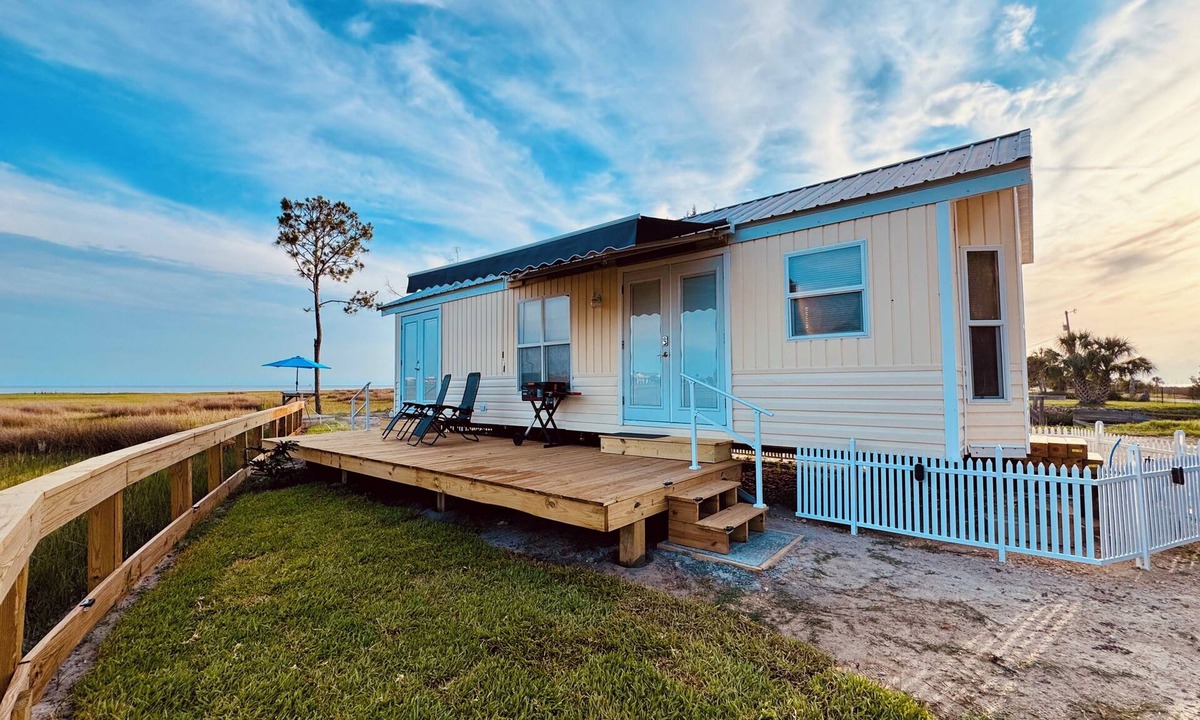 Keaton Beach House | Cozy 1-bedroom bungalow on Boggy Bag in Keaton