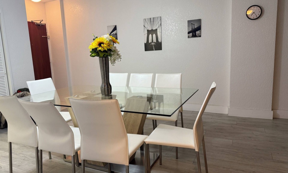 Hollywood South Central Beach Condo | Cozy 1-bedroom condo in enjoyable Hollywood with fitness room, AC