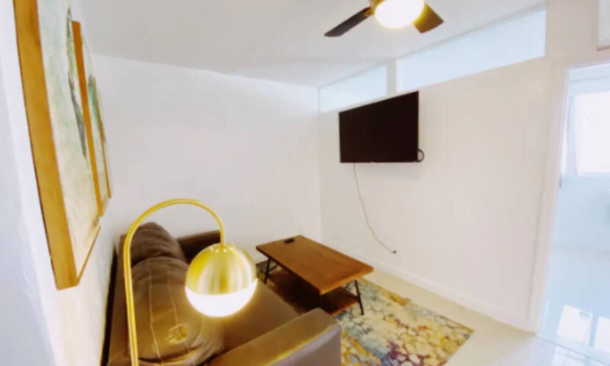 Coconut Grove Apartment | Cozy 2-Bedroom Apt w/Parking in Coconut Grove