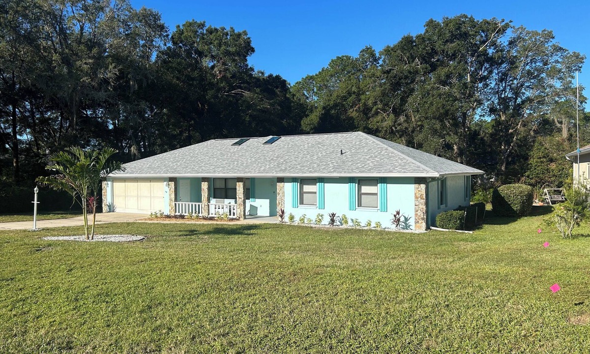 Dunnellon House | Cozy 2-bedroom house minutes from the Rainbow River, Dunnellon, Florida.