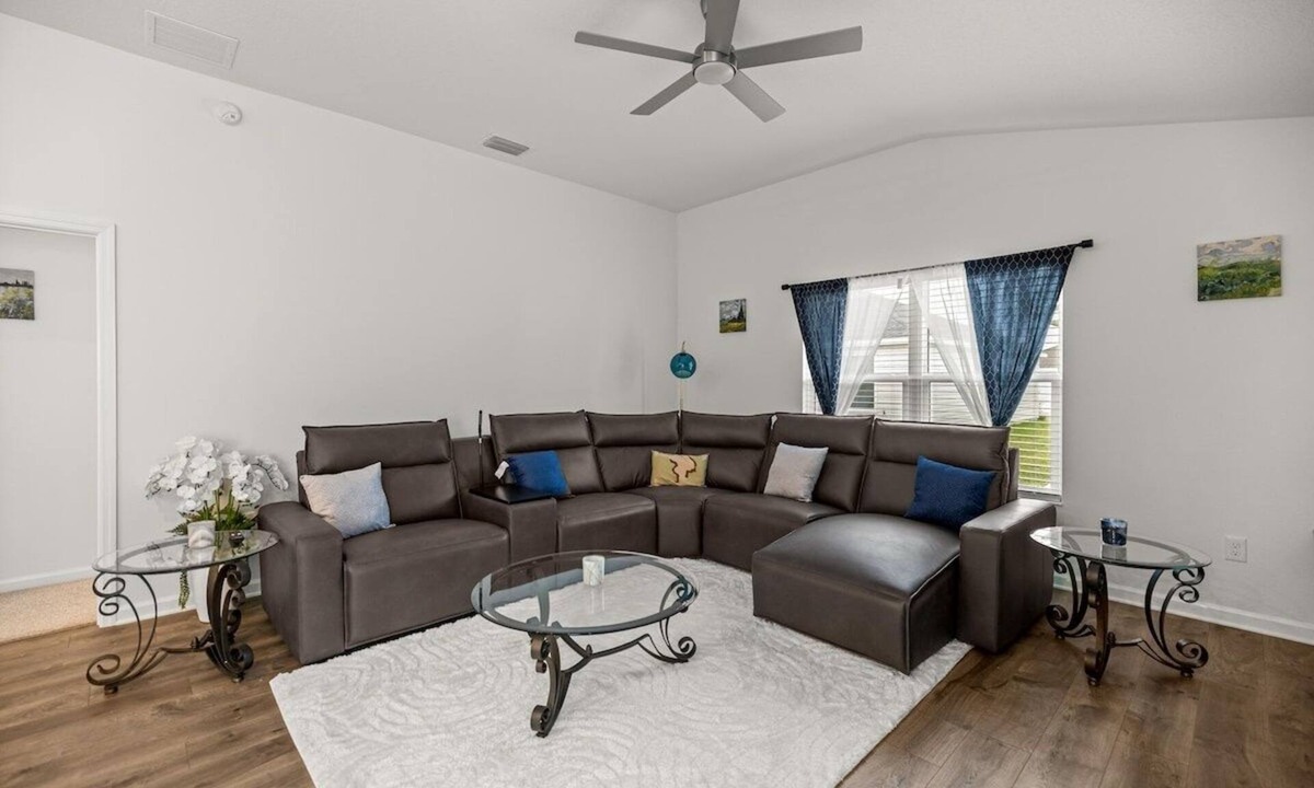 Candler House | Cozy 2BR Near Eastport Sq. & Middleton | Patio