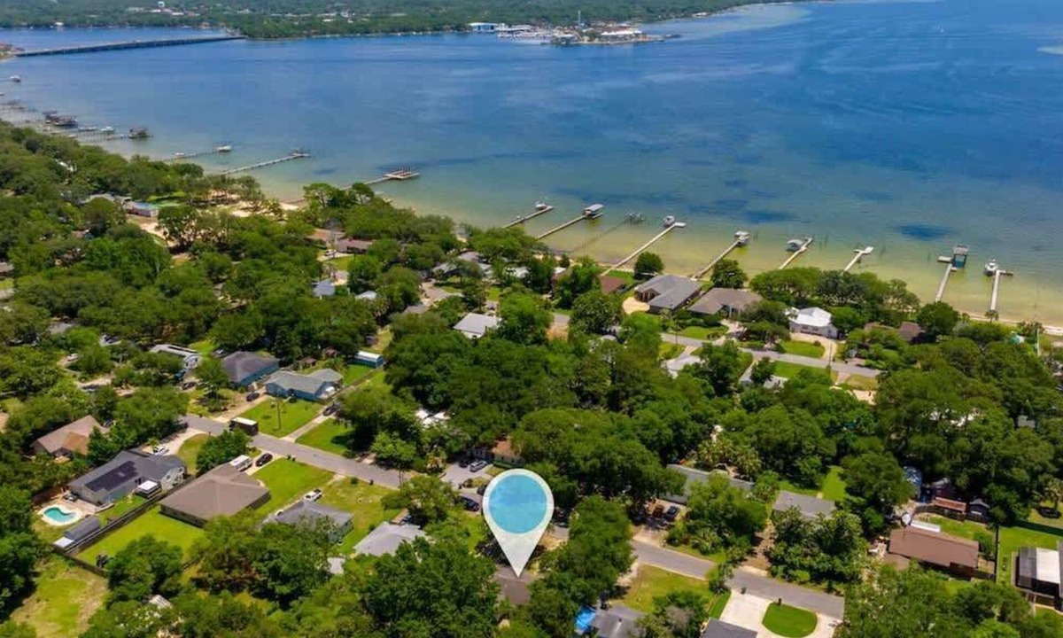 Fort Walton Beach House | Cozy 4 bedroom rental, Walking distance to bay