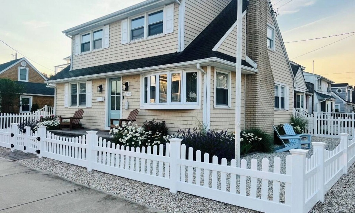 Beach Haven Terrace House | Cozy Beach Haven Terrace Home, 1 Block From Beach, Restaurants & Wawa!