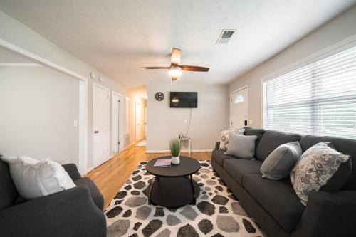 Columbus House | Cozy Brick Ranch Home owned and operated by an Army Soldier!