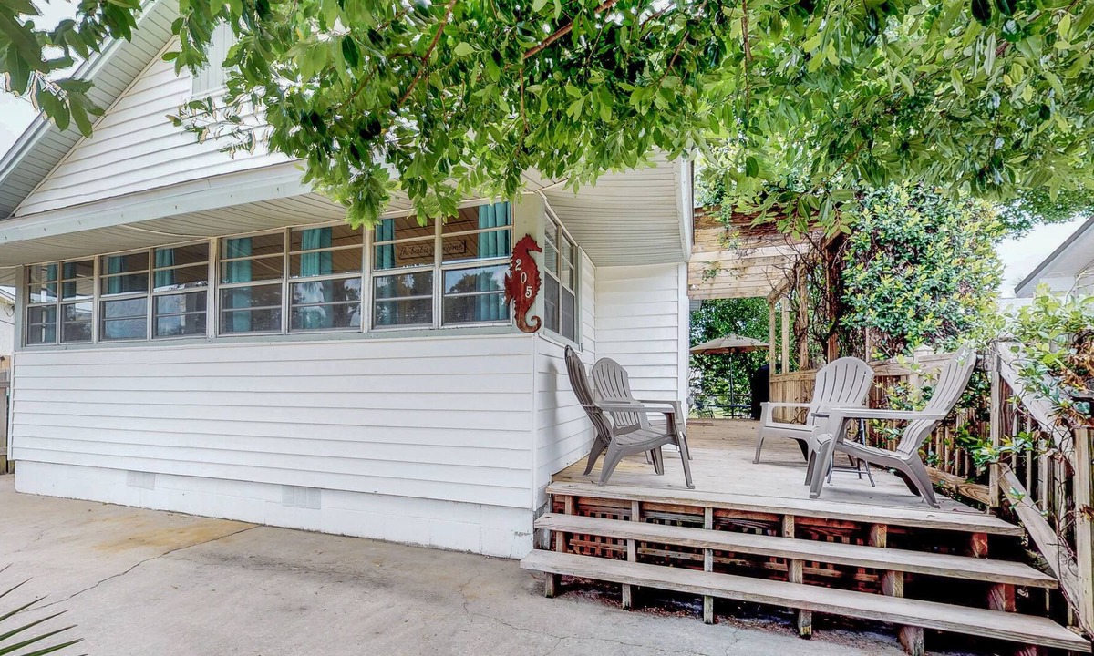 Laguna Beach House | Cozy cottage with large porch & private yard - 1 block to beach, dogs OK
