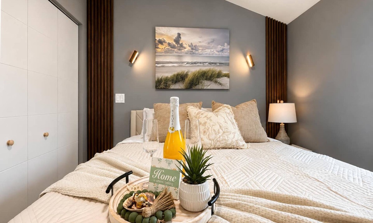 Miramar House | Cozy Escape Free Parking Private Patio
