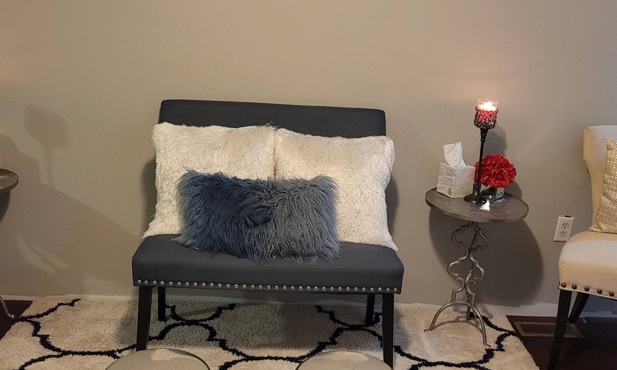 Ruffin House | Cozy home. 15 minutes from the lake and 30 minutes from the beach!