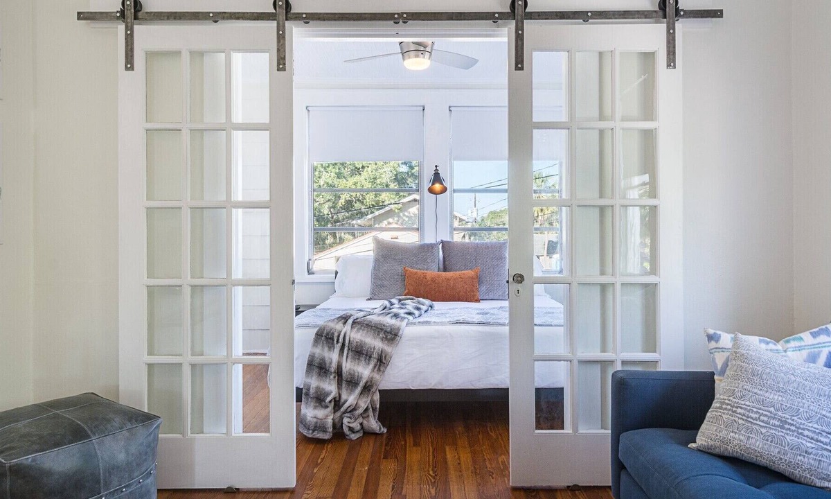 Historic Old Northeast Apartment | COZY OLD NORTHEAST/DOWNTOWN APARTMENT: CLOSE TO EVERYTHING