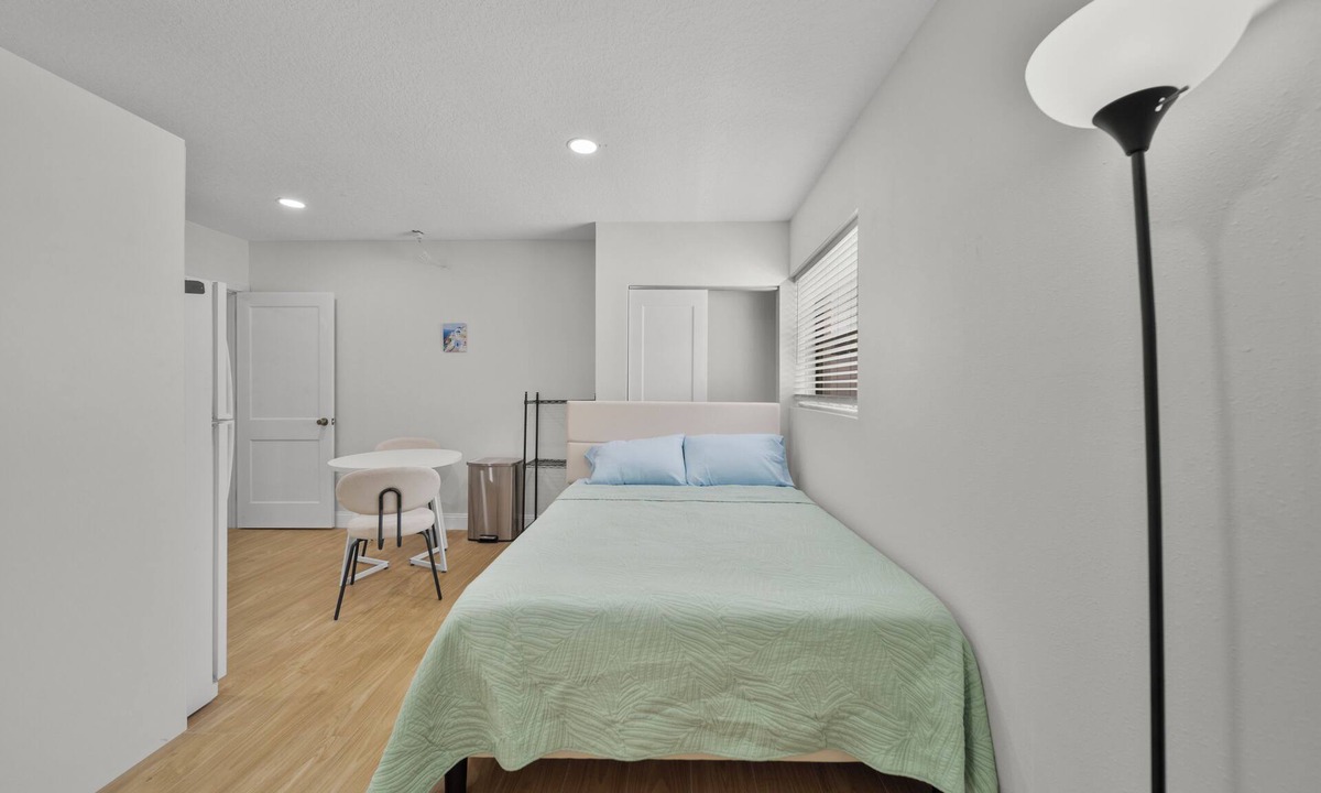 Carrollwood Apartment | Cozy Private Studio: Queen Bed + Full Kitchen