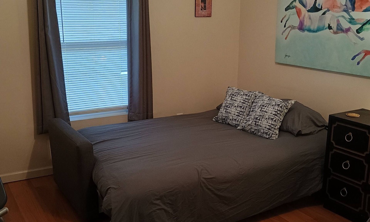 Pansey Apartment | Cozy Studio Apt in quiet & charming Greenwood close to Caverns SP. No pet fee.