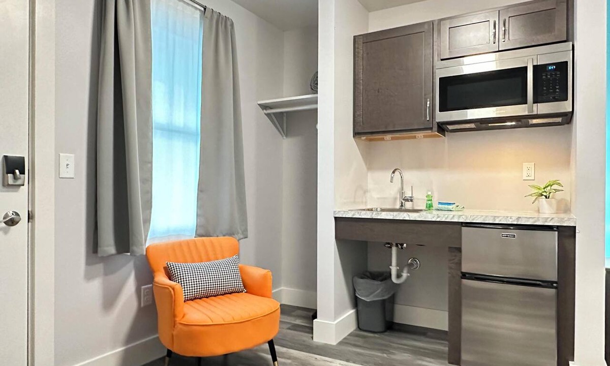 Ontario Center Apartment | Cozy Studio, Safe & Private