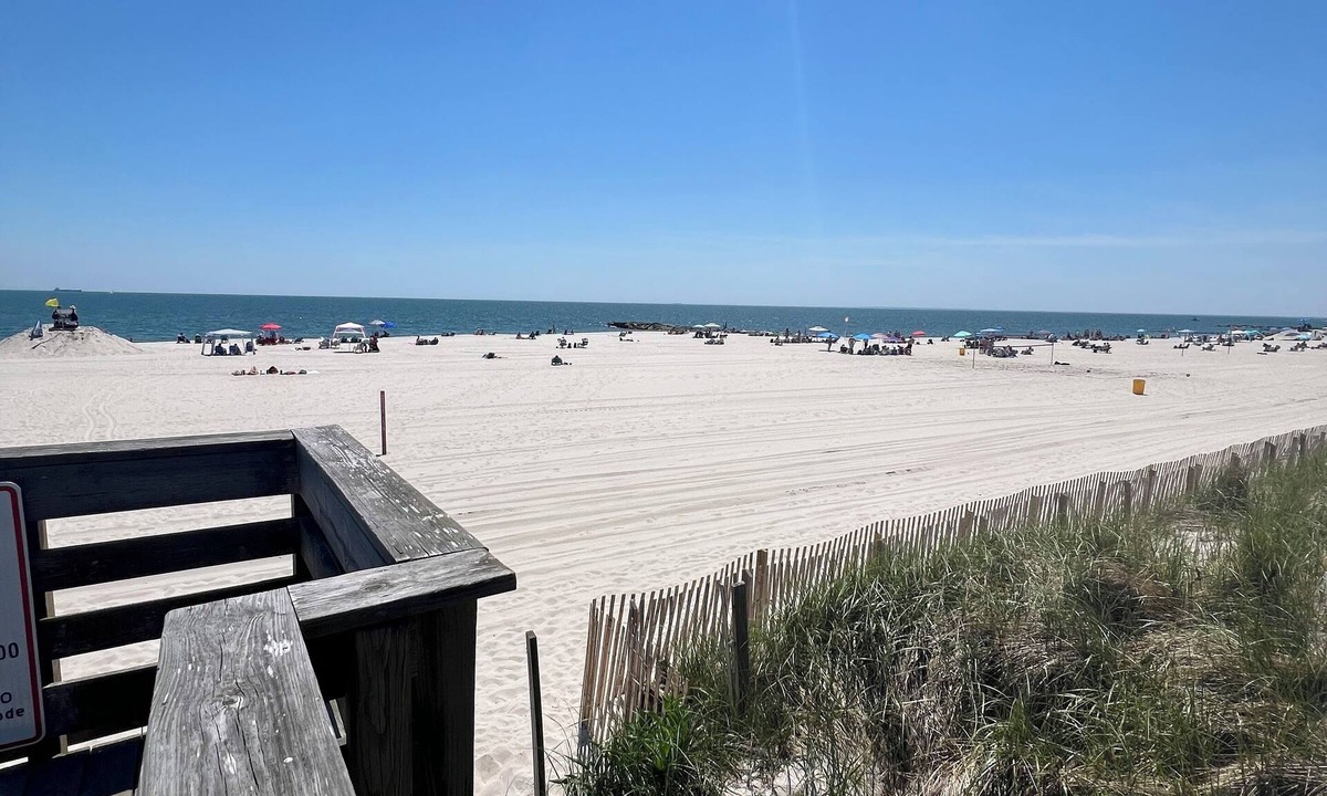 Long Beach Apartment | Cozy studio with WiFi and AC in the fabulous west end of Long Beach New York