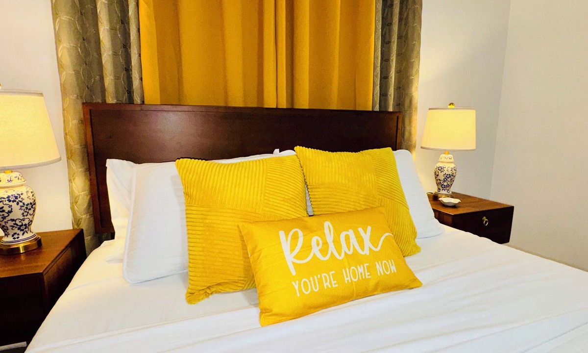 Bayou Oaks House | Cozy & Stylish Sarasota Suite-Mins to SRQ, Ringling & Beaches - Rilma's Villa