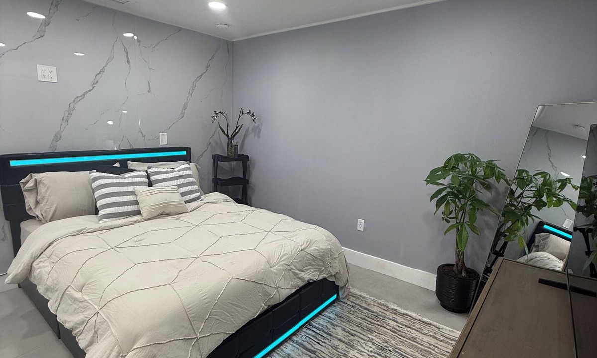 Sunrise Apartment | Cozy Sunrise Retreat Private 1BR with AC & WiFi