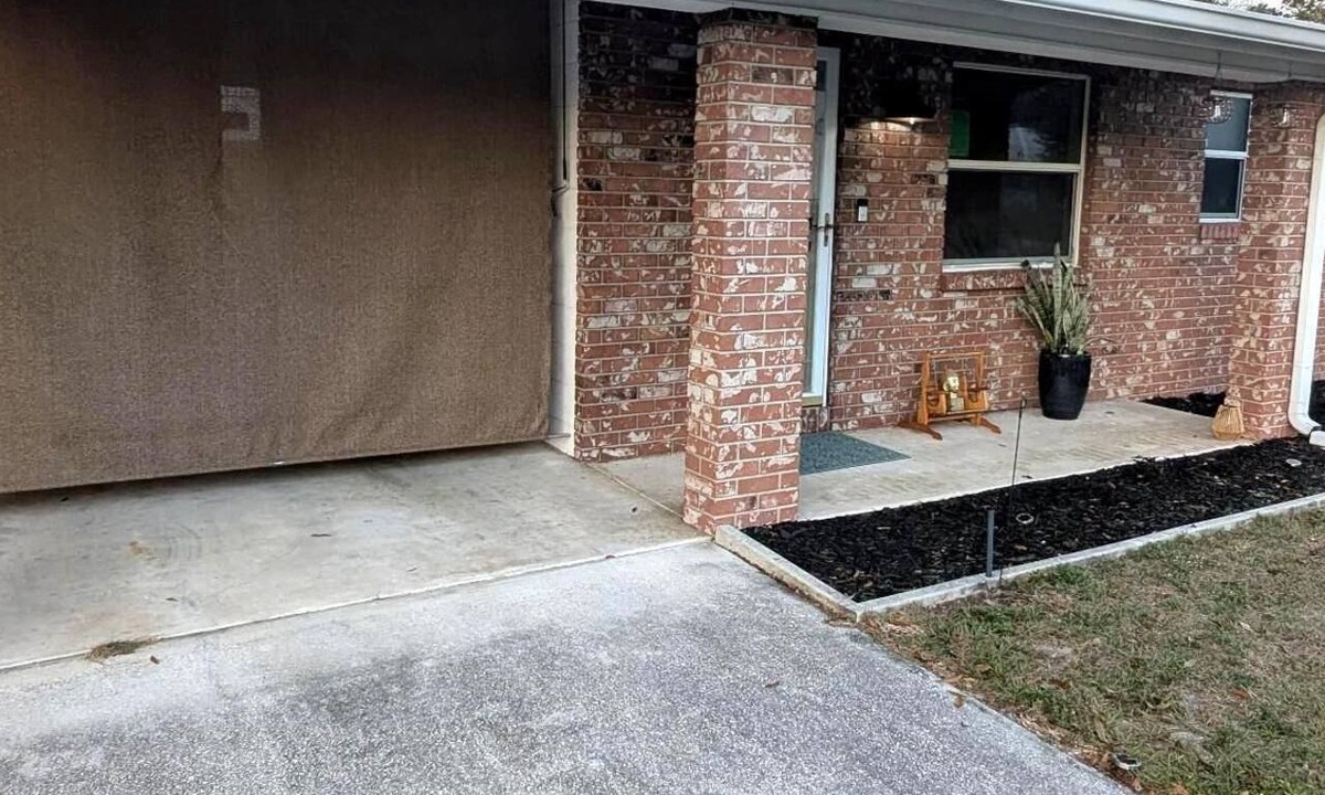 Bearss Plaza House | Cozy Vintage Boutique-Bush Gardens/USF/Airport-TPA