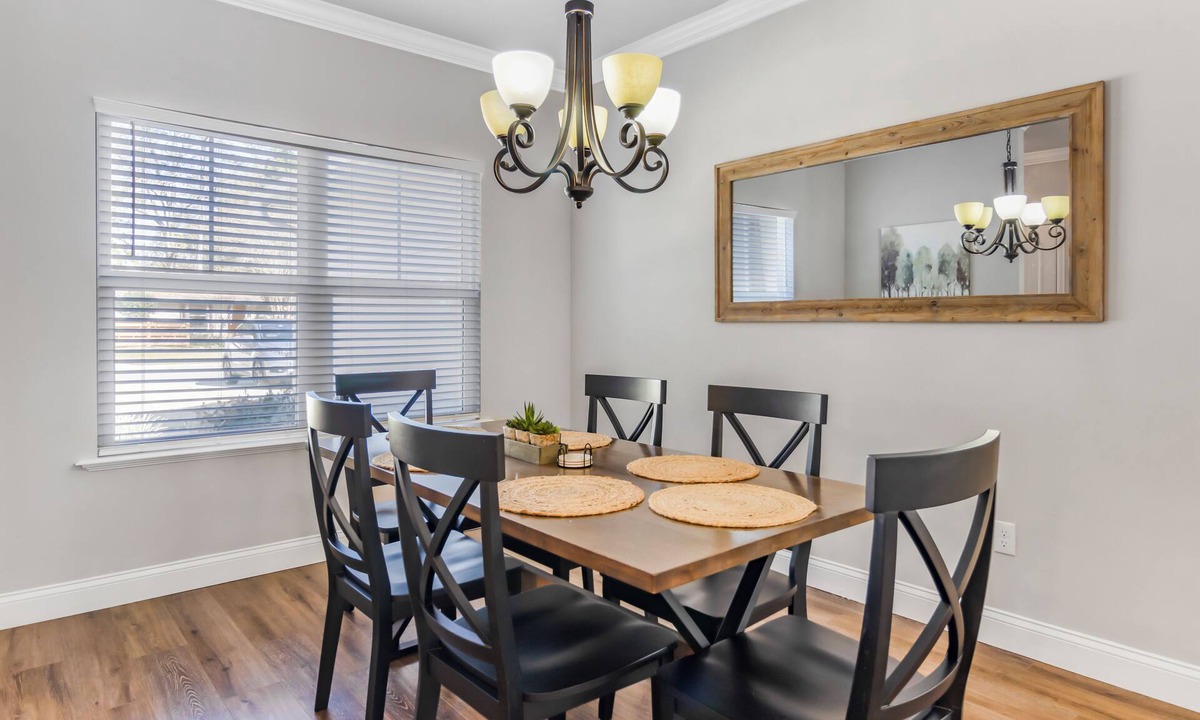 Hazel Heights House | Craftsman Grove - A Tranquil Retreat in GNV, spacious primary bedroom, sleeps 7