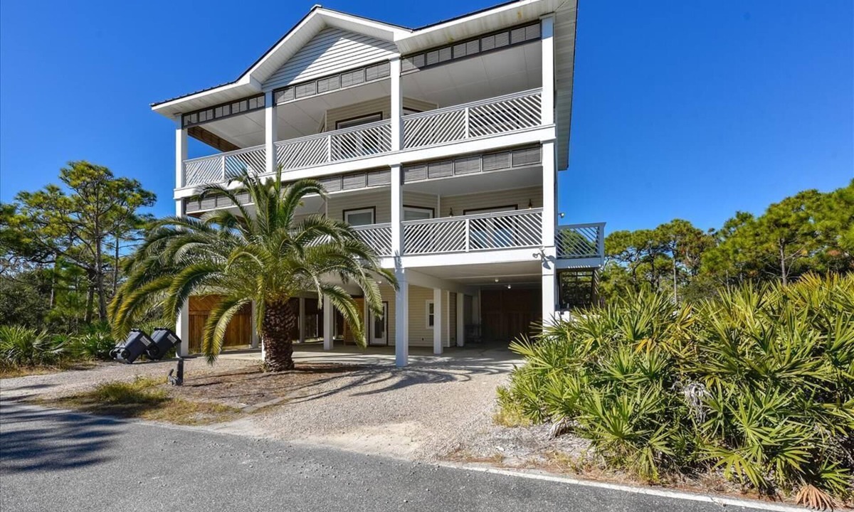 Plantation House | CREATE THE PERFECT VACATION experience for the whole family in Pretty Woman!
