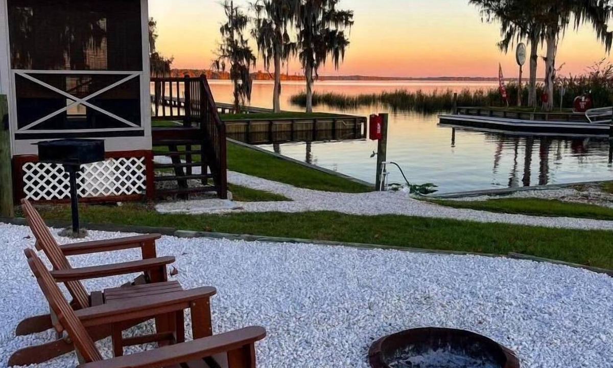 Crescent City Cabin | Crescent Fish Camp Resort & Marina