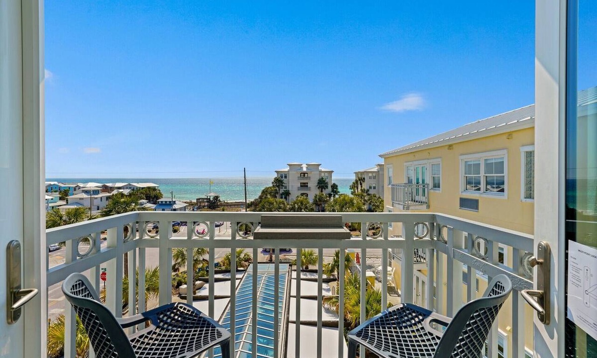 Gulf Place Condo | CUTE! Soak in Gulf Views and
