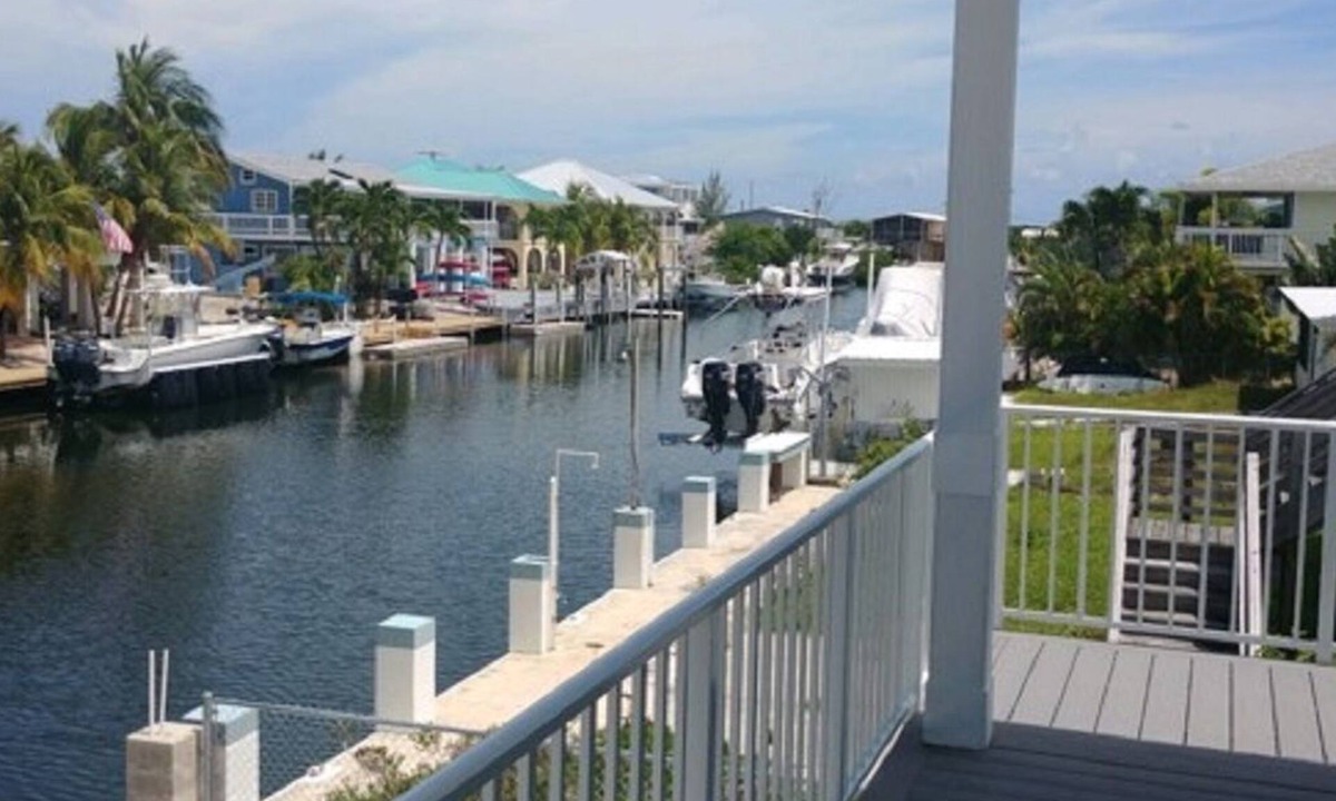 Big Pine Key House | DAZZLING SUNSETS-80FT WIDE CANAL BIG PINE KEY-60' DOCK 5 MINUTES TO CHANNEL