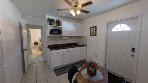 Boyette Springs Apartment | De Norte a Sur Ubicación excelent completo privado studio