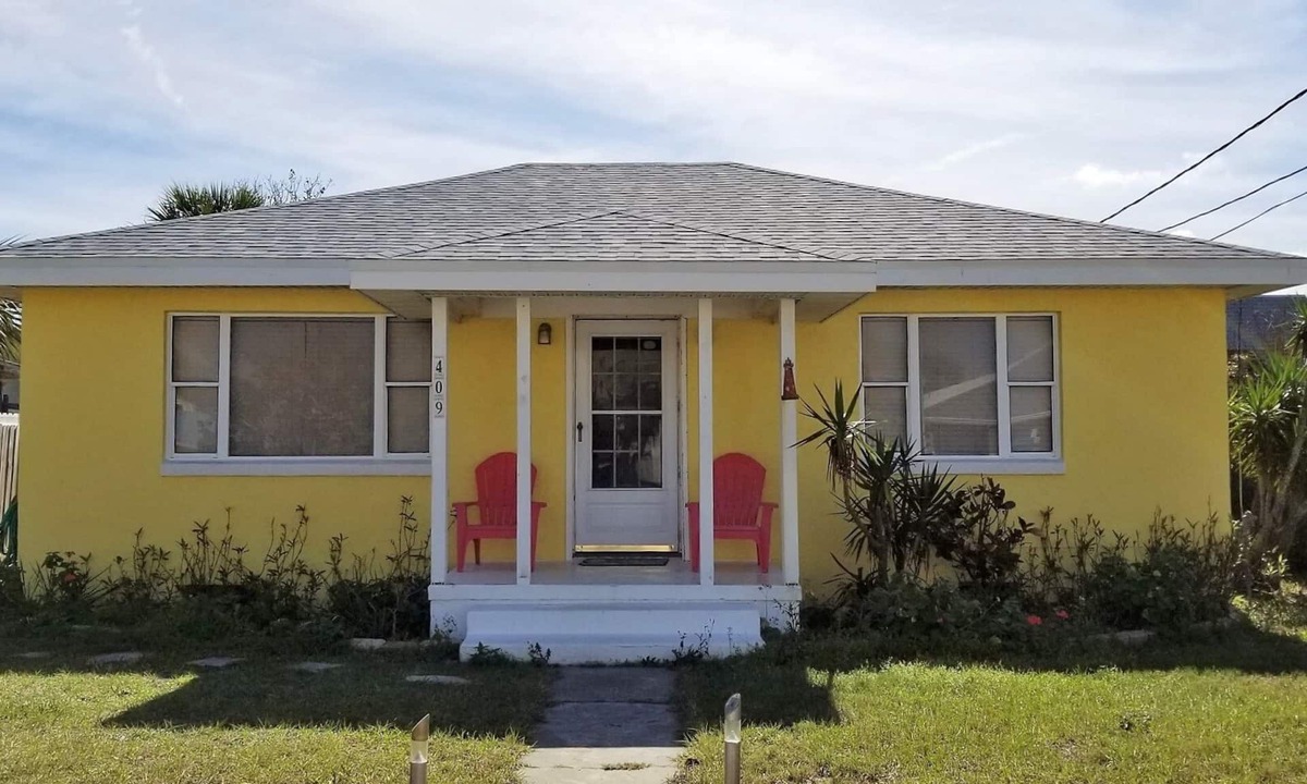 New Smyrna Beach House | <:>< DEALS 2/2 NEW SMYRNA BEACH 1 MIN. WALK TO OCEAN &FLAGLER -RESTS, SHOPS