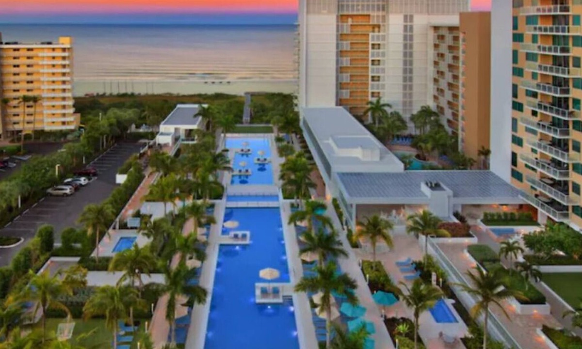Marco Island Villa | DECEMBER AVAILABILITY 12/3~12/6.3 Bedroom Villa.Island side!