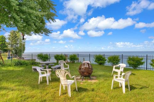 Richmondville House | Deckerville Home w/Sauna: Steps to Lake Huron!