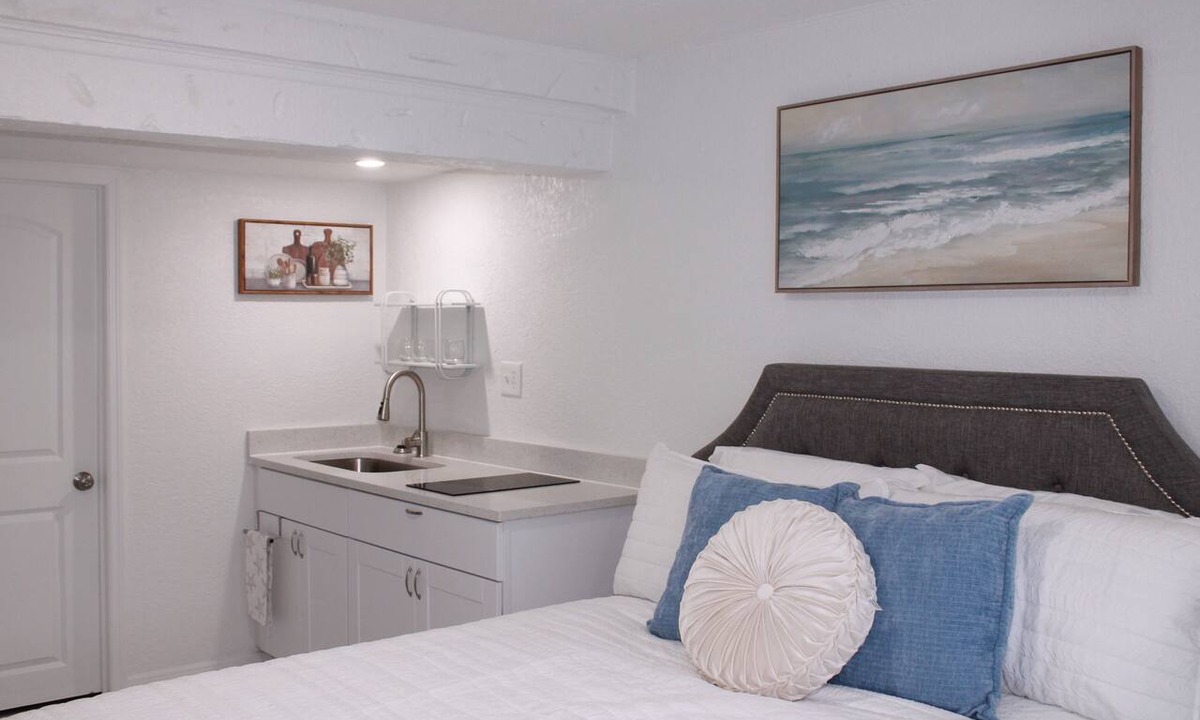 Regency Park Apartment | Delightful 1-bedroom studio with AC in Port Richey