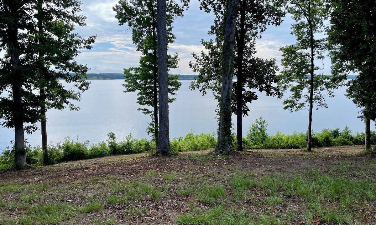 Eufaula House | Delightful 3-bedroom recreational vehicle with AC in Eufaula w/ 300' lakefront