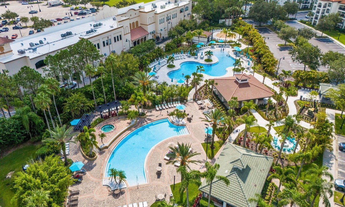 Florida Central Atlantic Coast Condo | Deluxe Condo At Vista Cay Sleeps 6 close to clubhouse and Convention Center