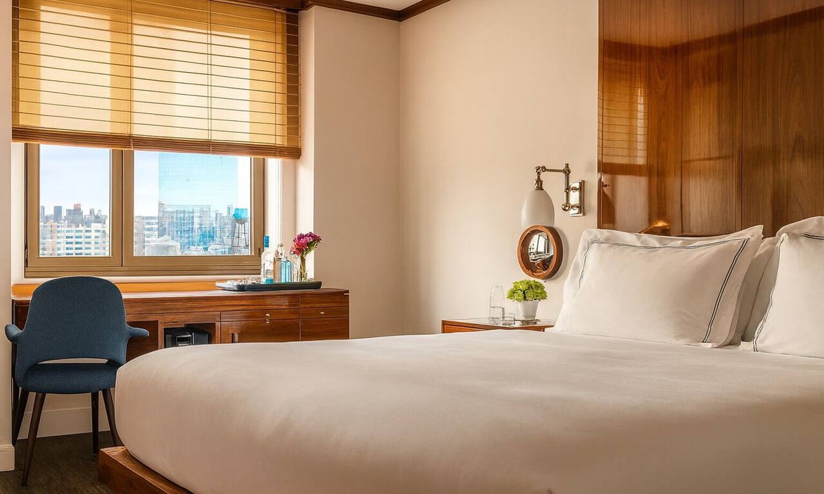 Hudson Square Hotel | Deluxe King, Hotel Hugo, Cuban-Style Rooftop Bar, Excellent Dining Location
