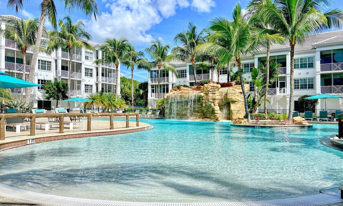Bonita Shores Condo | Deluxe Penthouse Luxury!- Beach, Resort Pool, Waterfall!