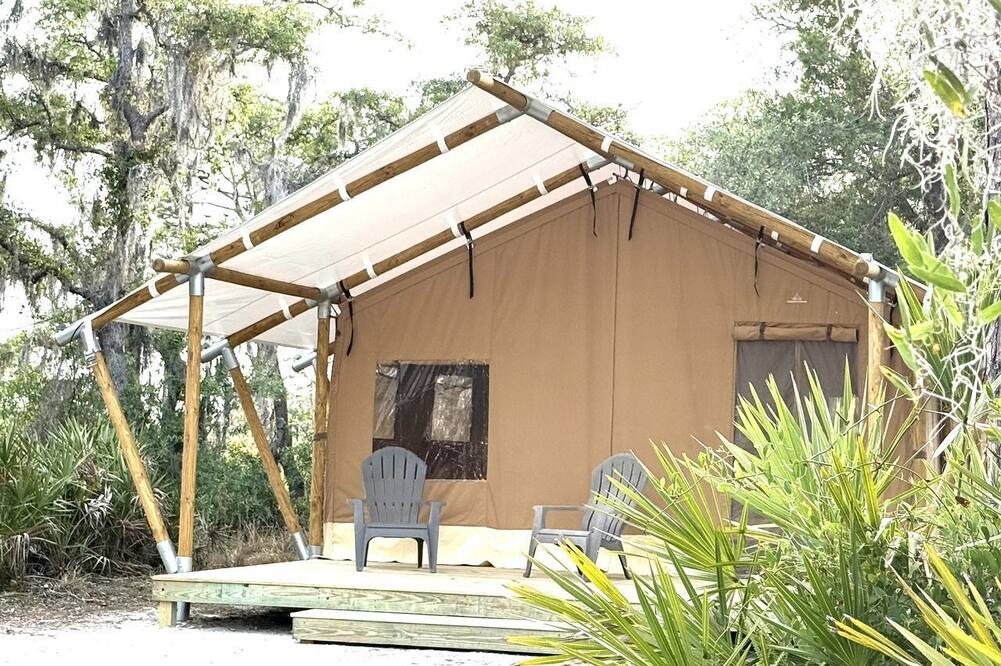 Braden River RV Rental | Deluxe Safari Tent with Family Glamping Comfort Near Anna Maria Island in Bradenton, Florida