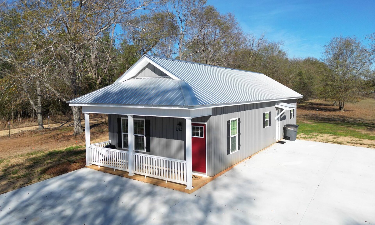 Dublin House | Depot Cottage at Shewmake Station 603 Shady Grove Church Road, Dublin, GA 31021