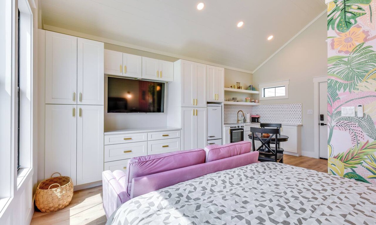 Laguna Beach Apartment | Designer Coastal Studio: Walk to Beach, Near 30A
