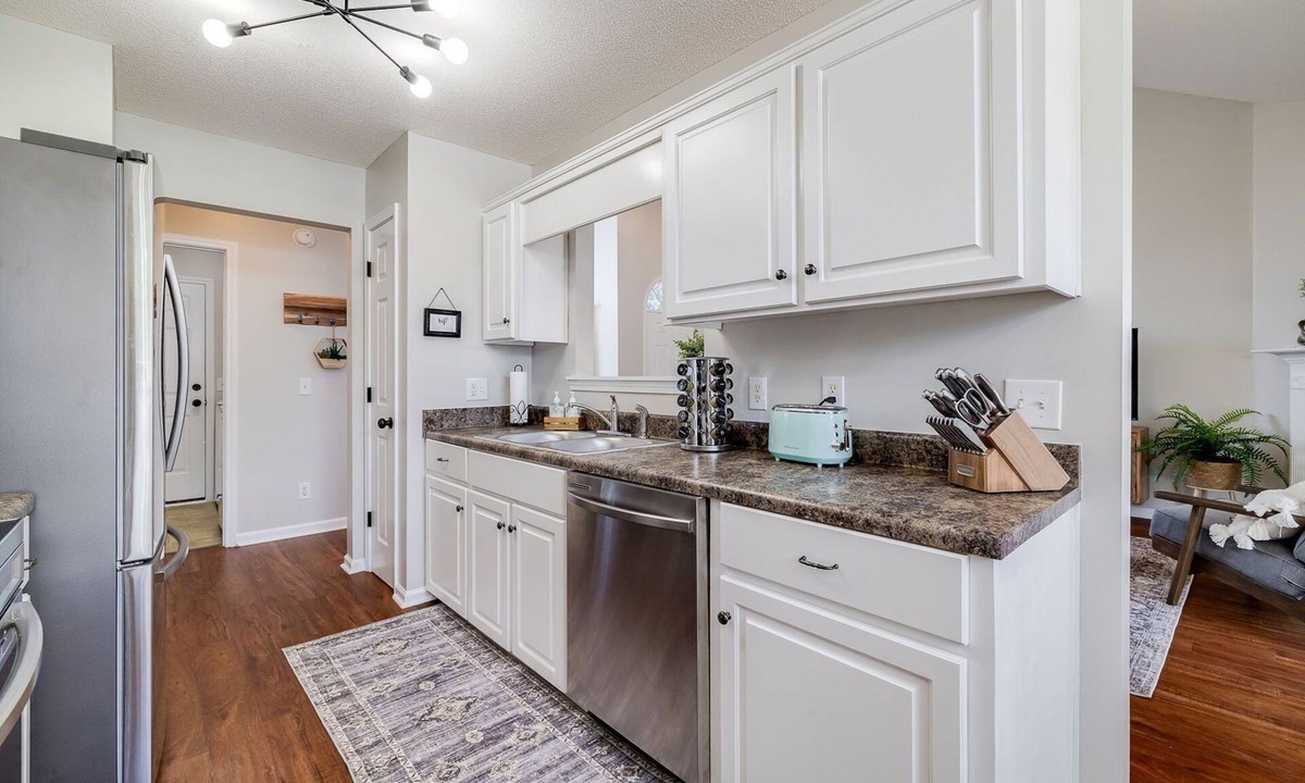 Pooler House | Designer Home Close 2 Savannah Hyundai Gulfstream Airport