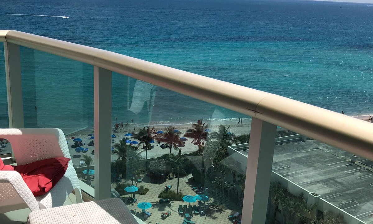 Hollywood South Central Beach Condo | Direct Ocean View Best Price. Right on the Beach NO SECURITY DEPOSIT