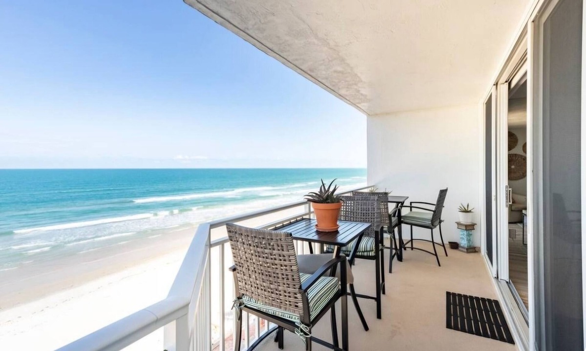 Ponce Inlet Condo | Direct Oceanfront Ponce Inlet. Sleeps 6. 5 star rating on all platforms!