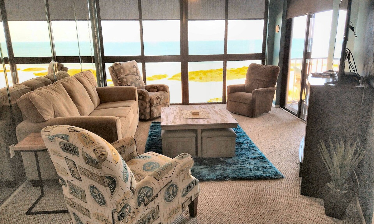 Sand Key Condo | Directly on the Beach! Book a week in Aug & get up to 7 days free!