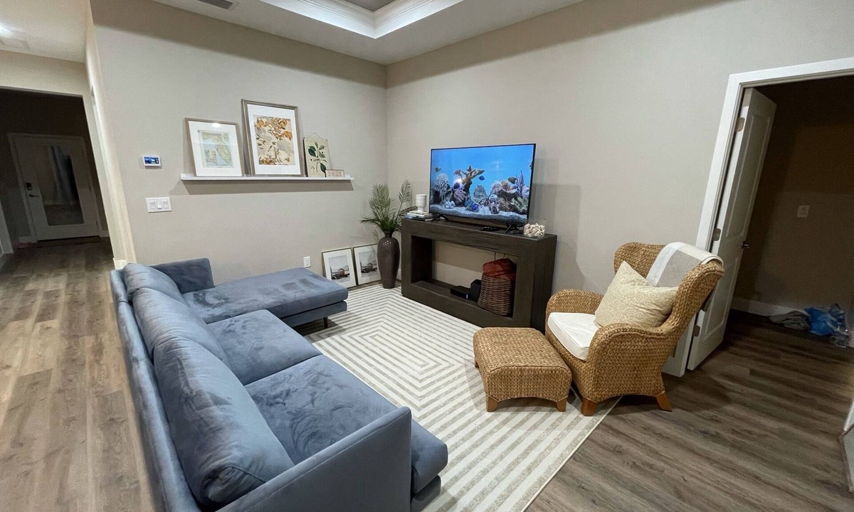 Nokomis House | Discount for 30+day stays, fast Wi-Fi, work desk! Pet friendly! Close to beaches