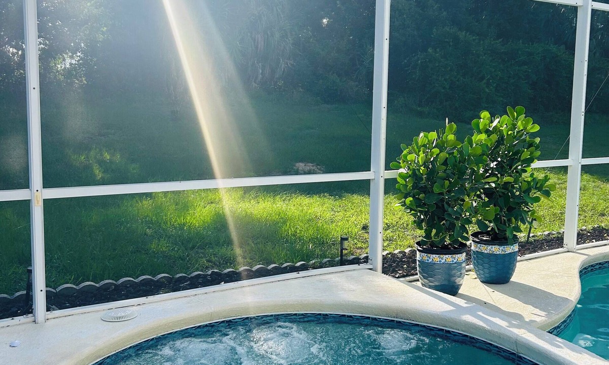 Indian Ridge House | Disney Cozy Sunny Vacation Home