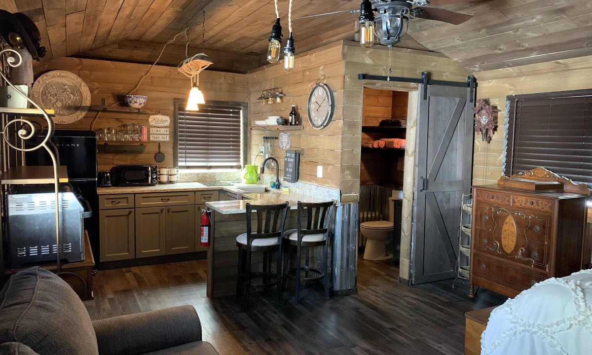 New Port Richey Apartment | ❤️Dixieland Delight❤️Studio. Pet friendly WITH FEE 🐕🐈❤️❤️❤️❤️❤️