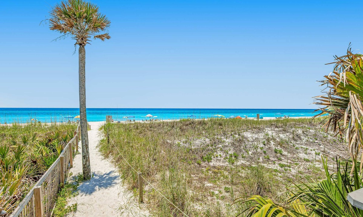 Bahama Beach House | Dog-friendly home steps to beach with 2 kitchens, dressing room & game room